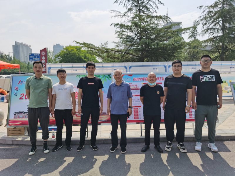 遵守安全生產(chǎn)法 當(dāng)好第一責(zé)任人|集團(tuán)公司積極參加安陽(yáng)市“安全宣傳咨詢(xún)?nèi)铡被顒?dòng)！